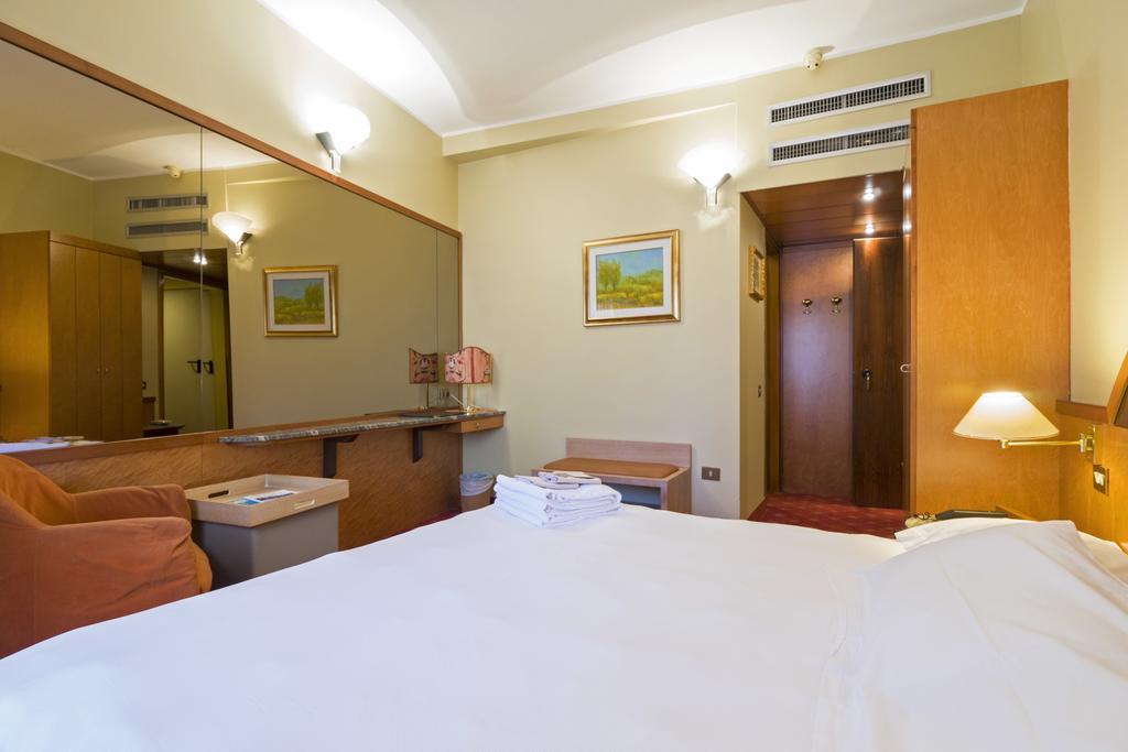 Hotel Carrobbio Mediolan Zewnętrze zdjęcie