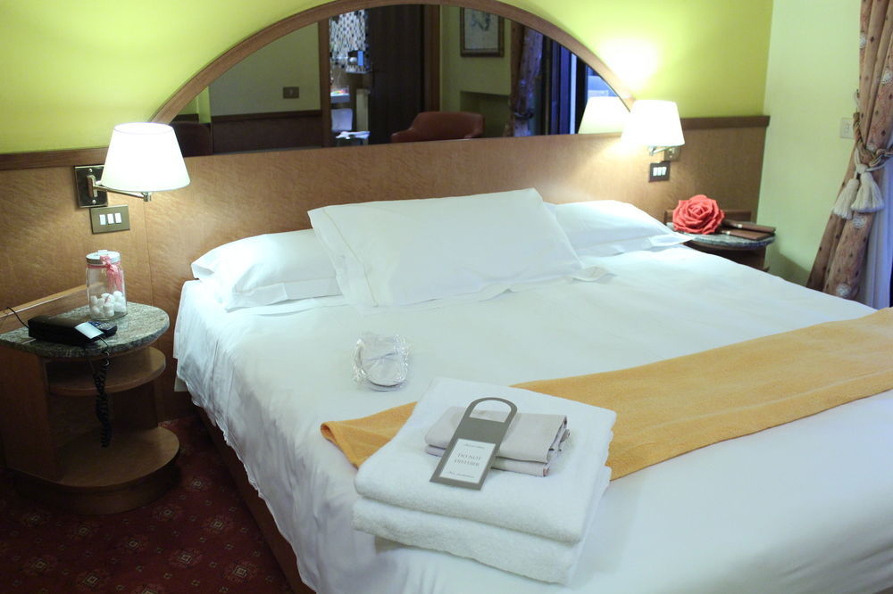 Hotel Carrobbio Mediolan Zewnętrze zdjęcie