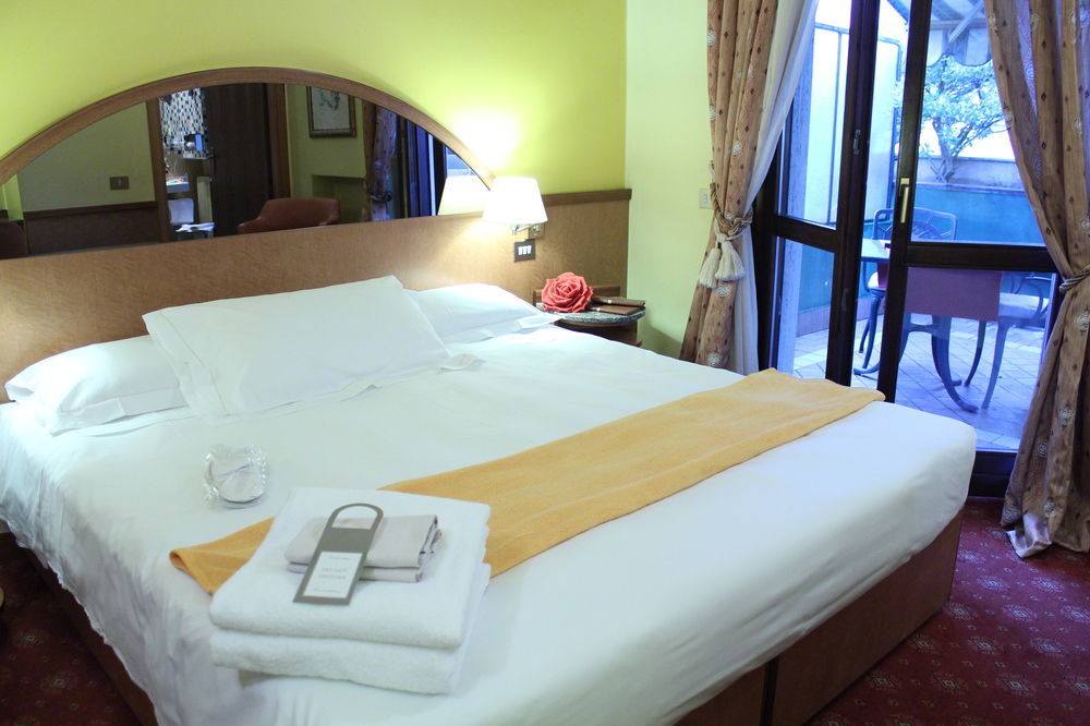 Hotel Carrobbio Mediolan Zewnętrze zdjęcie